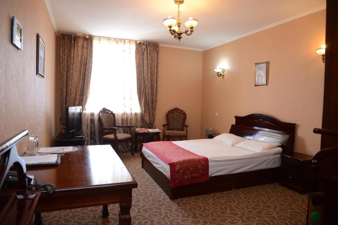 Bozok Hotel Astana Eksteriør billede