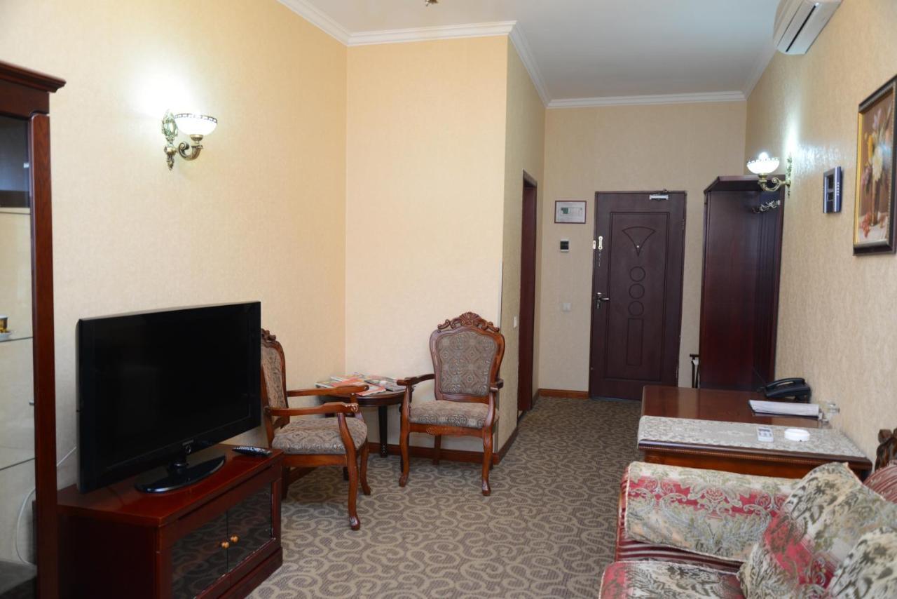 Bozok Hotel Astana Eksteriør billede