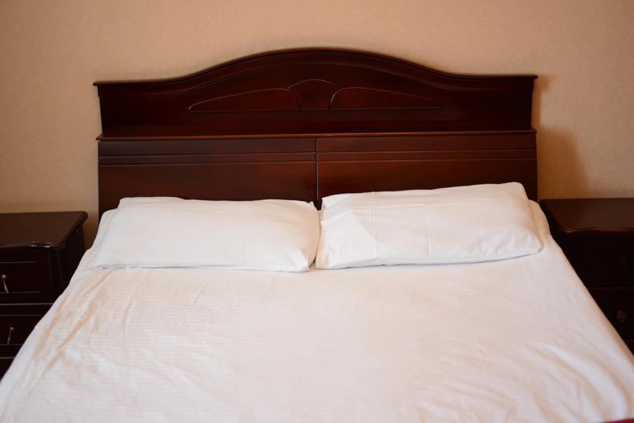 Bozok Hotel Astana Eksteriør billede