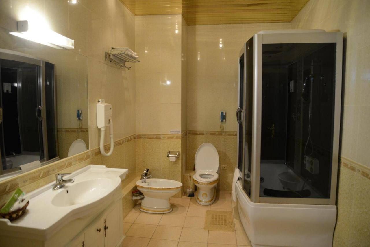 Bozok Hotel Astana Eksteriør billede