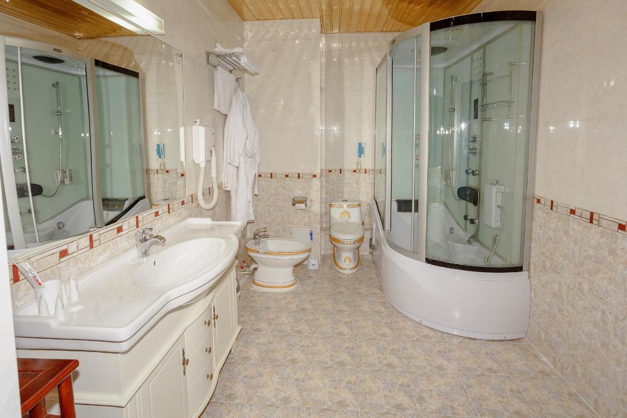 Bozok Hotel Astana Eksteriør billede