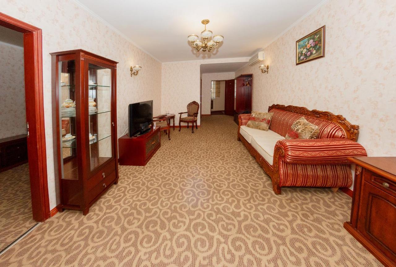 Bozok Hotel Astana Eksteriør billede
